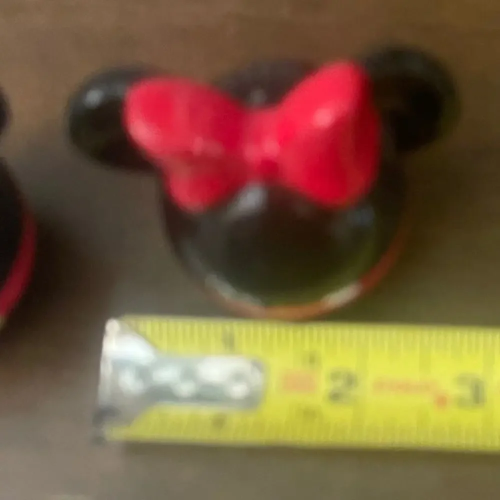Disney Mickey and Minnie Mouse salt & pepper shakers New Cond
